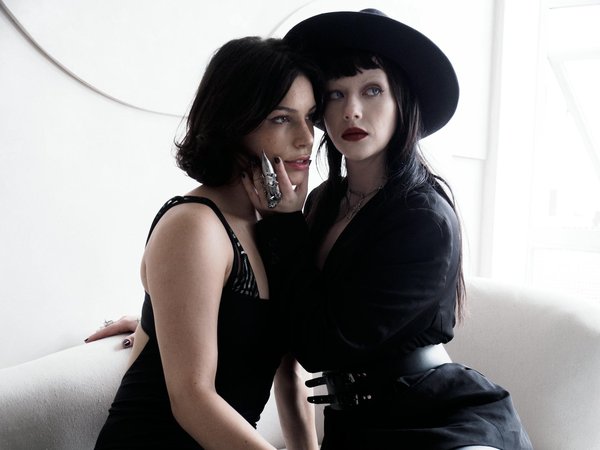 Découvrez les bracelets couple tendance de la maison du bracelet