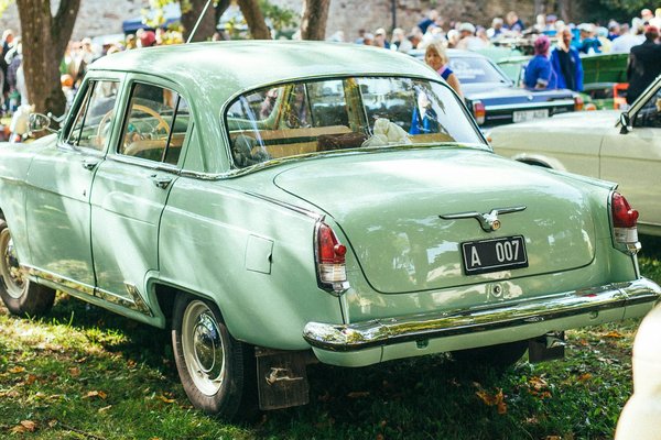 Quels sont les secrets d'un style féminin raffiné et contemporain ?